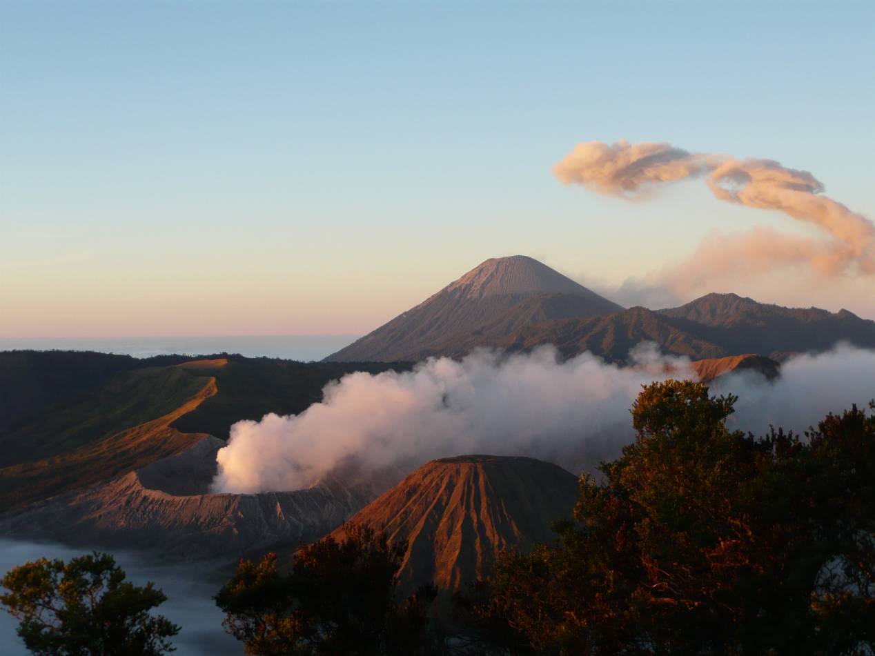 Volcans-actifs-monde-Bromo-Indonesie
