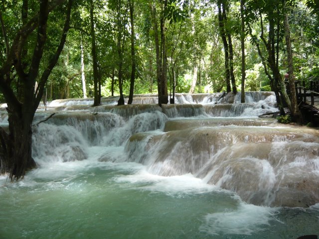 Luang-Prabang-capitale-Laos-riviere