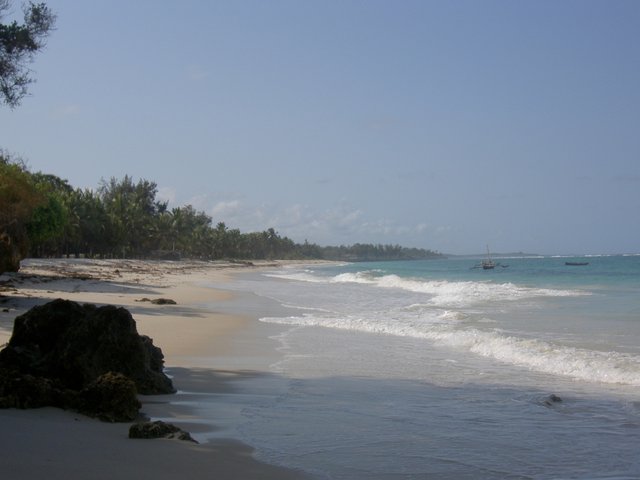 Tiwi Beach