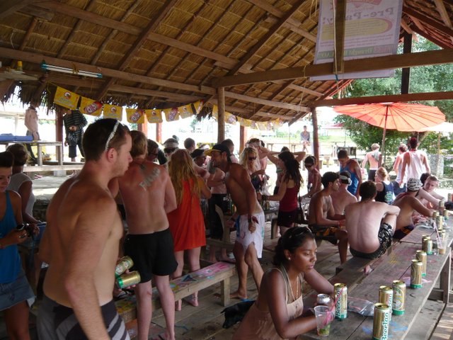 fête vang vieng