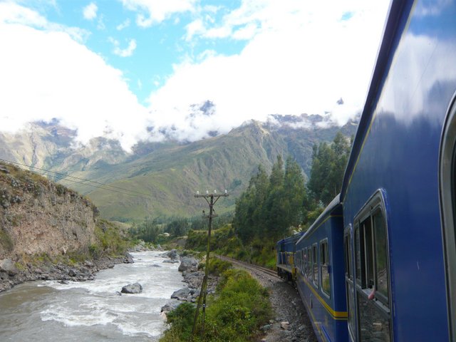 train machu picchu