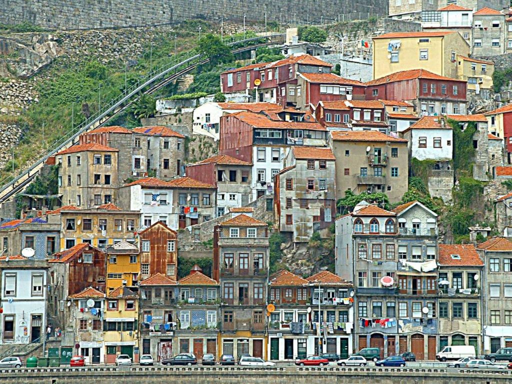 quartier ribeira porto