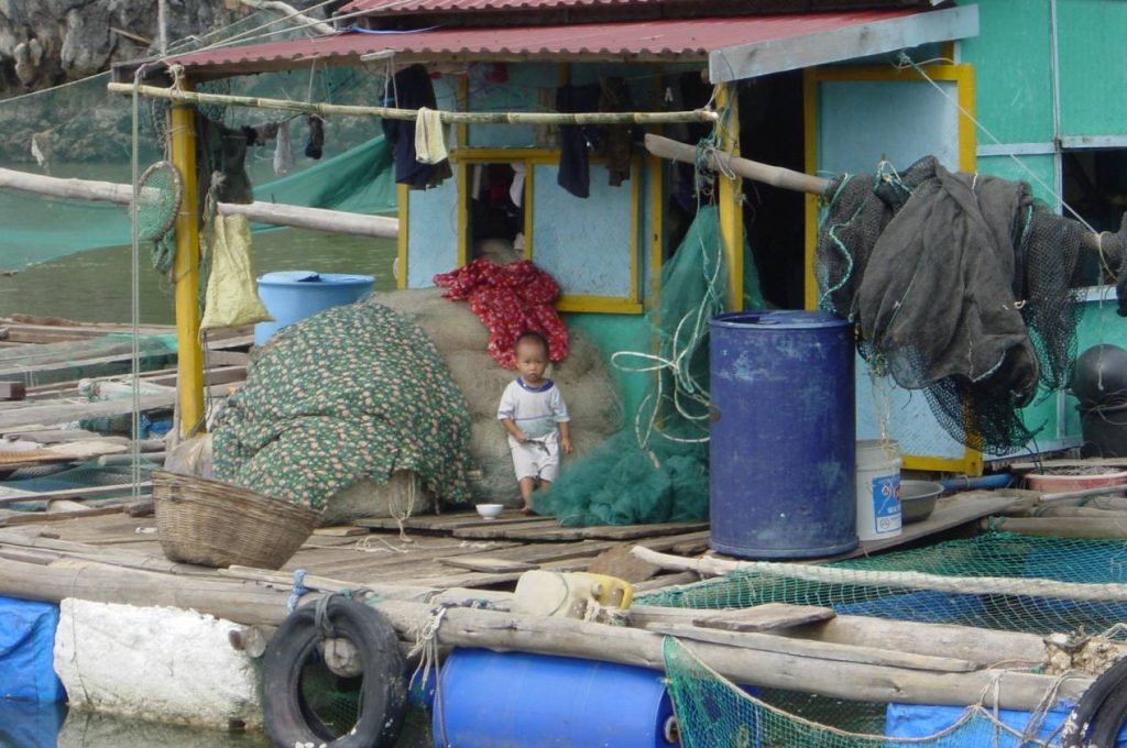 village flottant cat ba