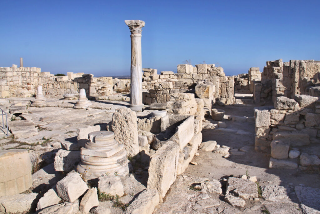 akrotiri monuments santorin dormir