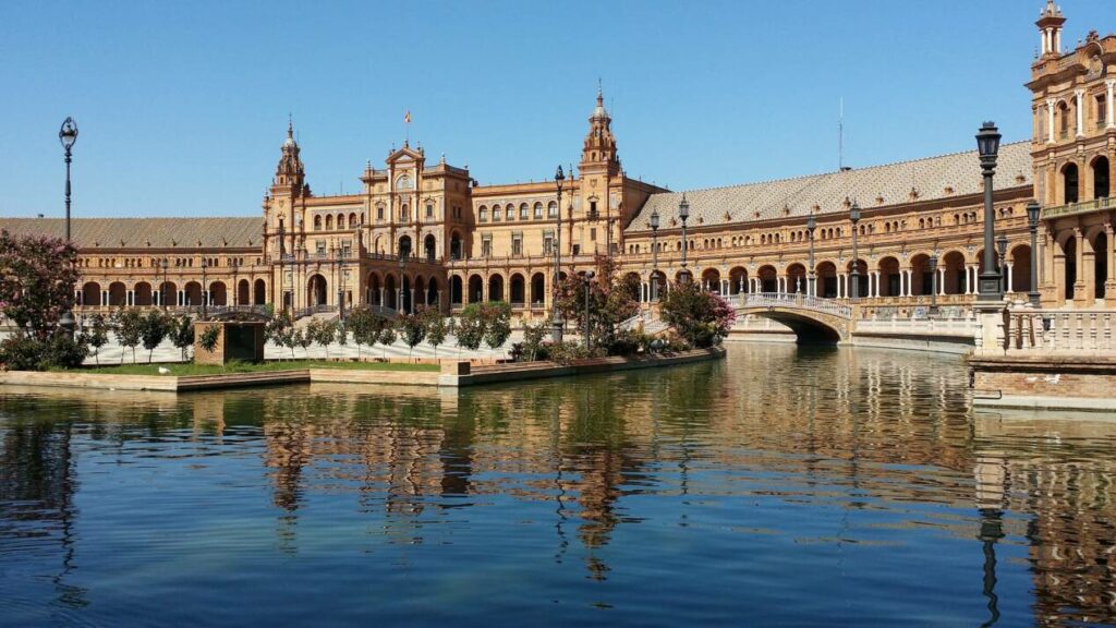 canal plaza espana seville