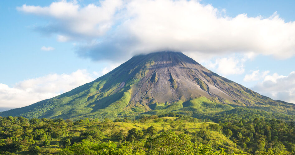 costa rica volcan arenal
