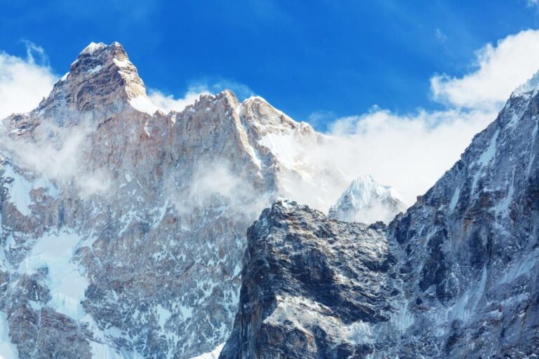 Découvrez le Top 30 des plus hauts sommets du monde