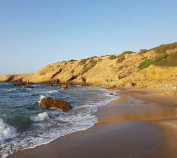 la plage du phare moustaganem