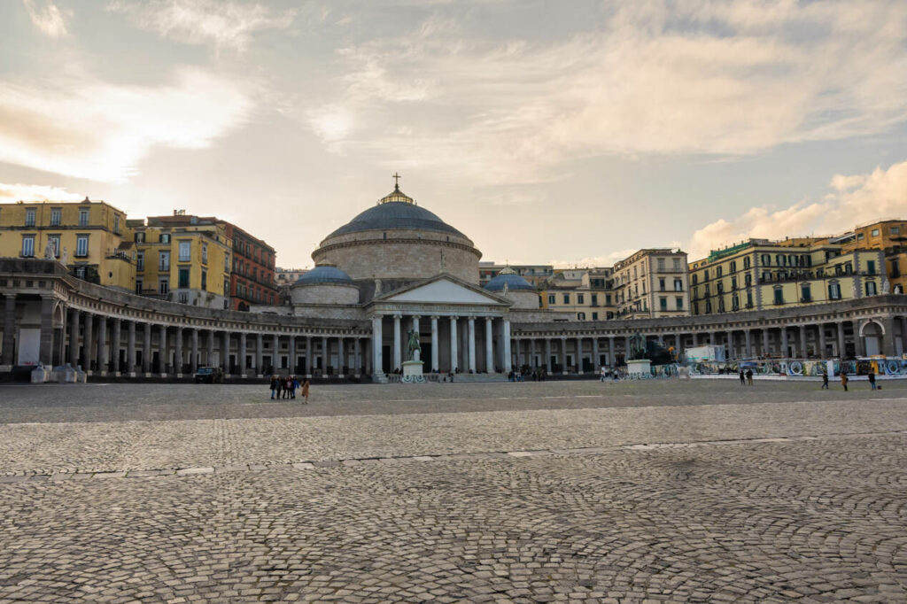 place du peuple naples