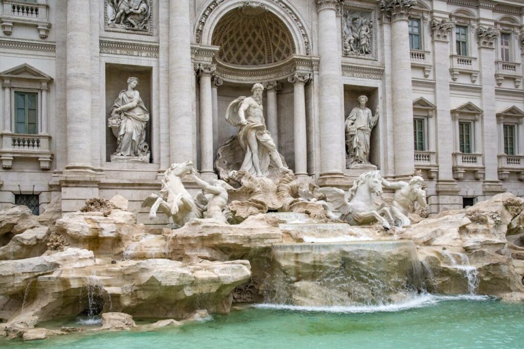 statue neptune rome